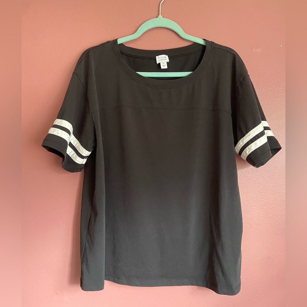Peyton Jensen football tee XL